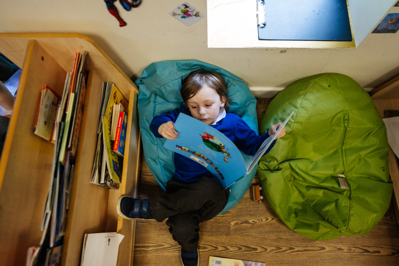 picture of child reading